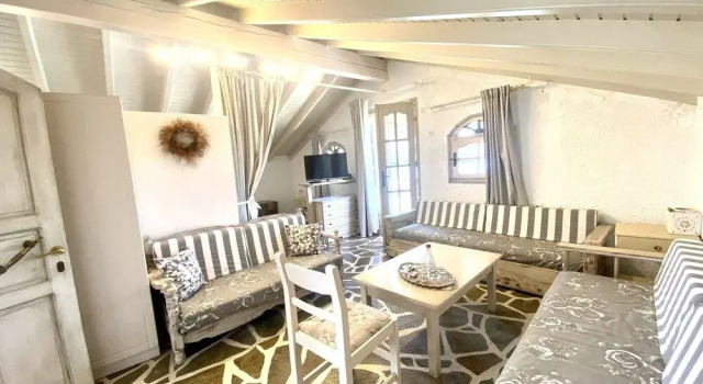 Sybota Seaside Retreat - Chique Marina Loft