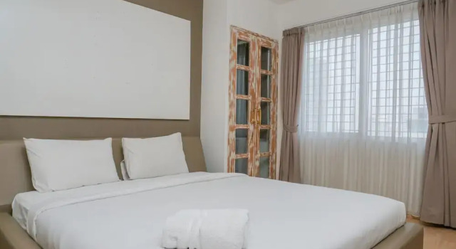 Spacious and Fully Furnished 2BR Cosmo Mansion Apartment, Забронировать Апартаменты/квартира Отели Джакарты с парковкой, рядом с Jakarta Textile Museum, Парковка