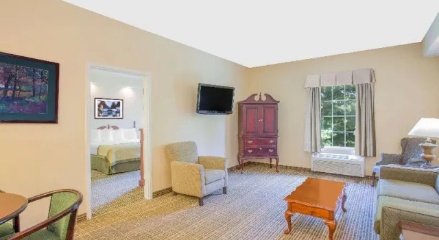 Шестиместный номер Standard Comfort Inn Martinsville