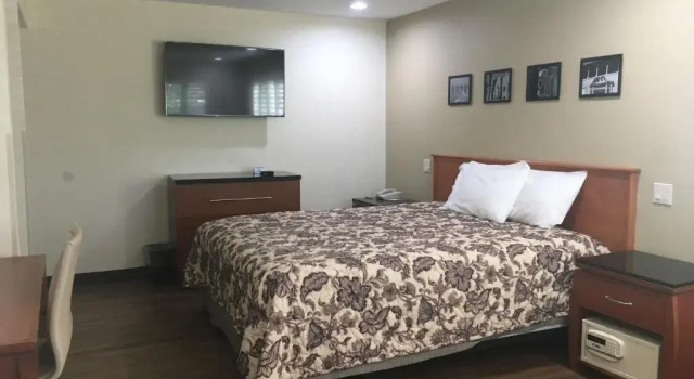 Люкс Simply Home Inn & Suites - Riverside