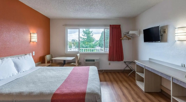 Motel 6 Beaverton, OR