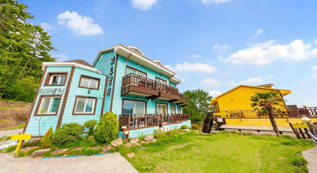 Geojae Waedo Valley Pension
