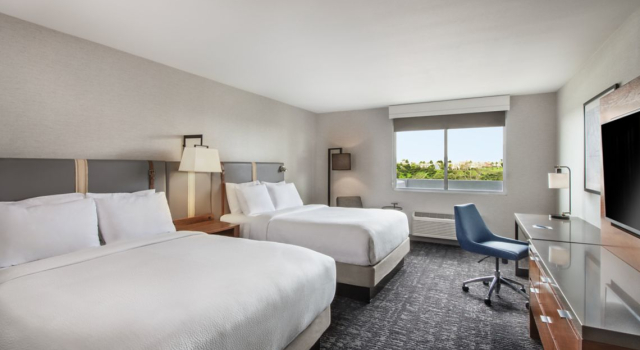 Четырёхместный номер Standard Four Points by Sheraton Los Angeles Westside