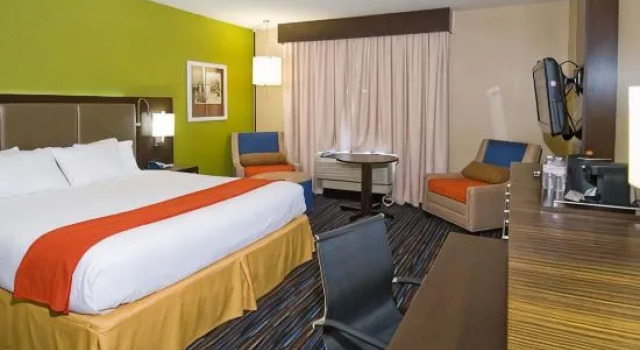 Люкс Holiday Inn Express Fulton by IHG