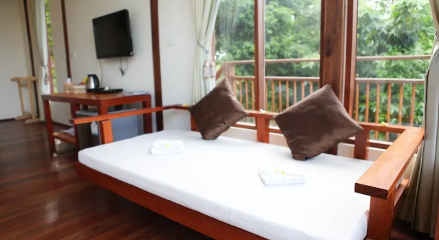 Номер Standard с балконом и с видом на сад AmaresA Resort & Skybar