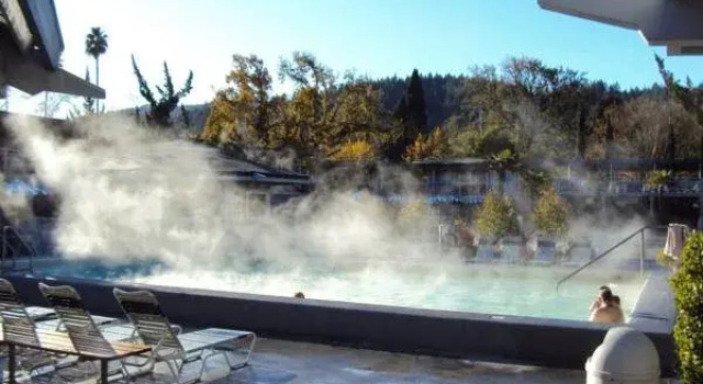 Calistoga Spa Hot Springs - Authentic Hot Springs Spa & Resort, Забронировать Курортный отель СПА-отели Калистогов, рядом с Indian Springs Mud Baths, SPA-услуги