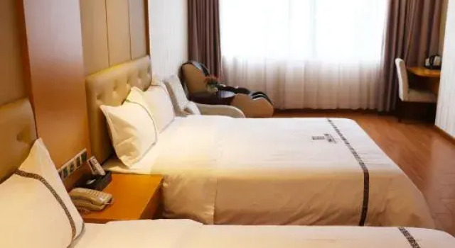 Четырёхместный люкс Luxury c 1 комнатой Fuhe Hotel