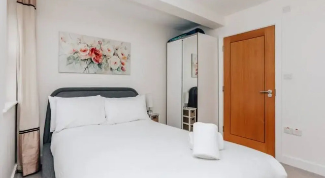 Апартаменты Central Modern Flat Sleeps 6 - Dedicated Parking - From 125 Per Night