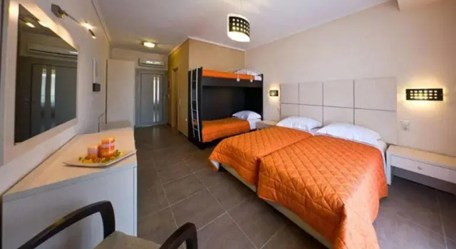 Четырёхместный номер Standard Alexander Inn