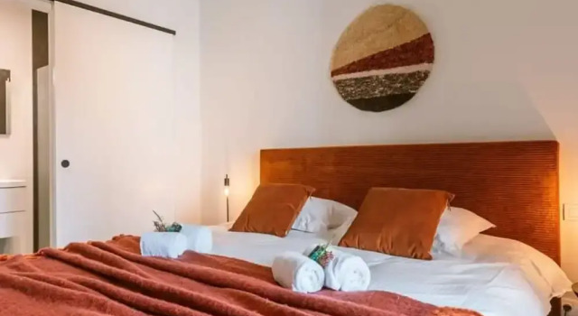 Cozy Apartment a Stone s Throw From the Beach