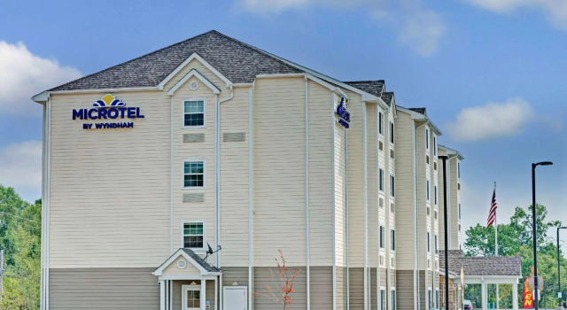 Двухместный люкс Microtel Inn & Suites by Wyndham Philadelphia Airport Ridley Park