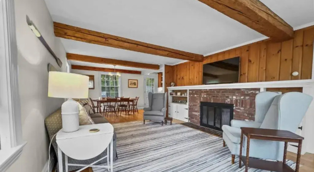 Hollyhock House, Buchen Sie Ferienhaus Hotels in New England mit Parkplatz, Parkplätze