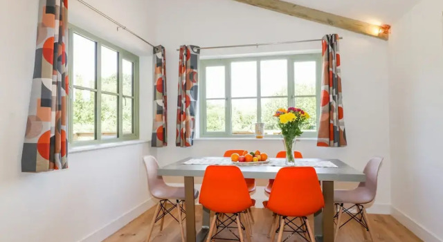 2 Merlin Lodge, Book Hotel St. Columb Major Cornwall