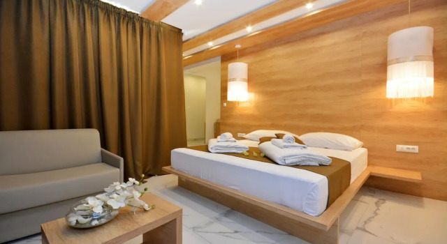 Четырёхместный номер Comfort c 1 комнатой с балконом Hotel San Antonio