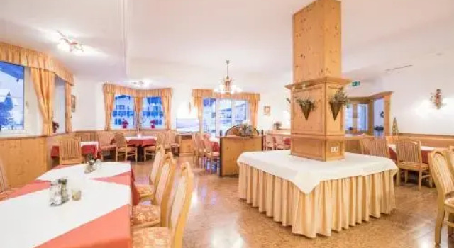 Aparthotel Paradies - Schrempfgut, Забронировать Отель Флахау 