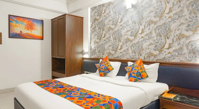 Номер Premium FabHotel Golden Emerald