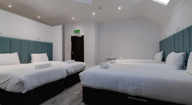 Апартаменты Temple Court Cavern Quarter Apartments by Happy Days