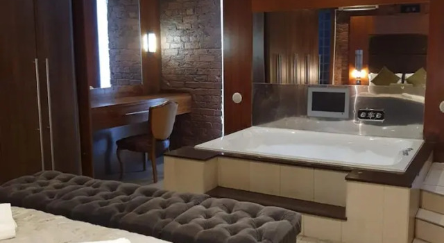 The Famous Floor Sleeps 26 and Group Acc Sleeps30, Забронировать Апарт-отель Апарт-отели Ливерпуля, рядом с Железнодорожная станция Ливерпуль-Джеймс-стрит, Апарт-отель