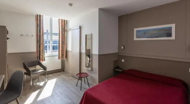 Номер Superior CitHotel Le Regina Bordeaux Gare Saint-Jean