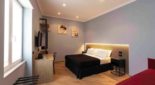 Dillo alla luna luxury apartament, Забронировать Апартаменты/квартира Неаполь Кампания, рядом с Церковь Пио Монте делла Мизерикордия