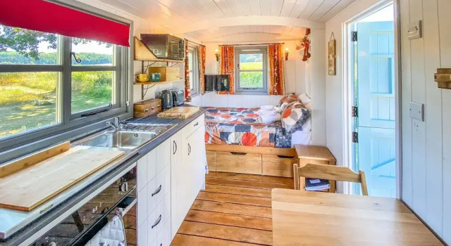 The Hideaway Hut - 1 Bed Shepherds Hut - Hereford, Забронировать Отель Отели Англии 3 звезды, 3*