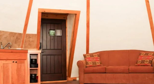 Geronimo Creek Retreat- Tipi 3 Jumping Fish 1 Bedroom 1 Bathroom Cabin, Забронировать Кемпинг Сегин Greater San Antonio