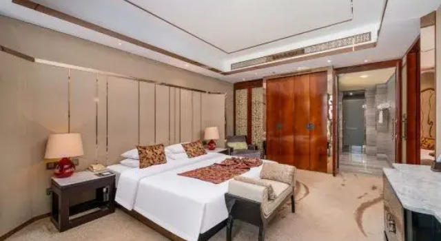 Люкс Executive с балконом и с видом на озеро Lanxi Xingmao Resort Hotel