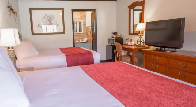 Двухместный номер Standard с видом на бассейн Townsend River Breeze Inn