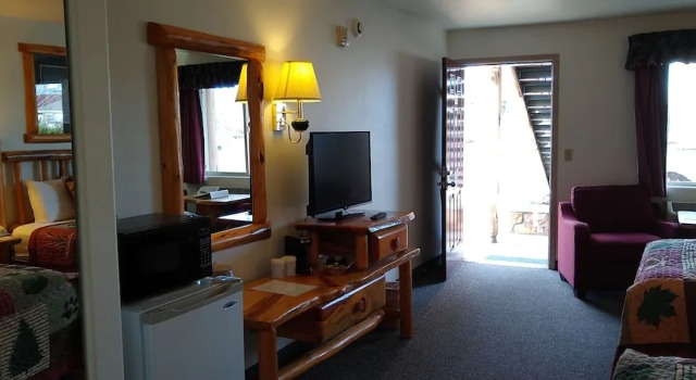 Двухместный номер Deluxe c 1 комнатой Ponderosa Motel
