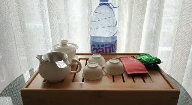 Люкс Shenzhen Senzhirun Hotel