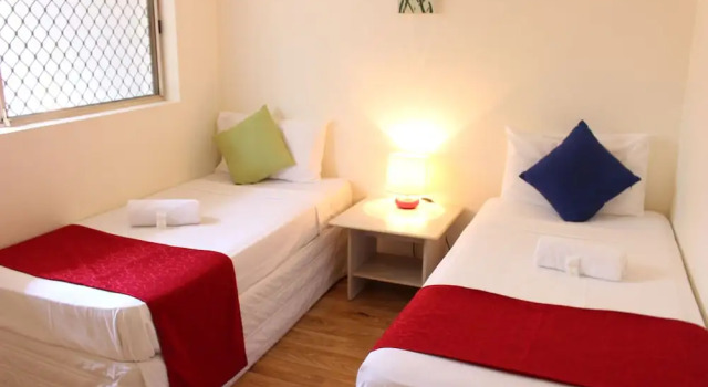 Апартаменты Standard Surfers Riverside Apartments