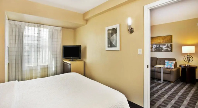 Люкс с 2 комнатами TownePlace Suites Republic Airport Long Island Farmingdale