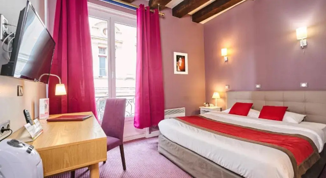 Двухместный номер Standard LOGIS Hôtel Du Théâtre