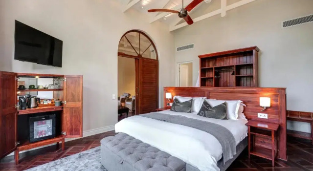 Люкс Executive Palm River Hotel