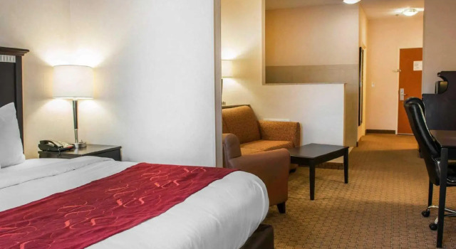 Люкс Comfort Suites Southport