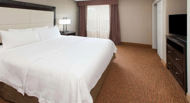 Четырёхместный номер Standard с 2 комнатами Homewood Suites Lafayette