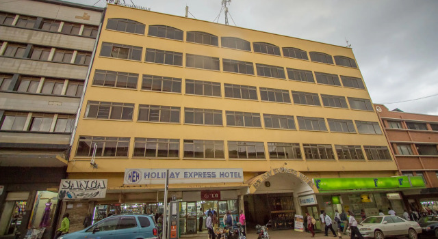 Holiday Express Hotel Kampala, Book Hotel Kampala Uganda, near Independence Monument