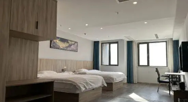 Yatu Hotel (Daminghu Station Huangtai Huanqiu Jiaju Expo Center Branch)