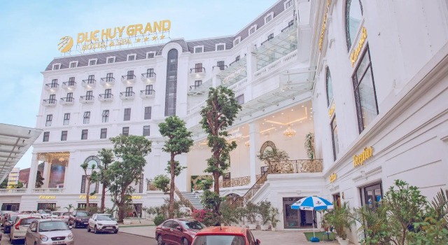 Duc Huy Grand Hotel & Spa, Rezervovat Lázně / Resort Hotely v Lao Cai s bazénem, Bazén