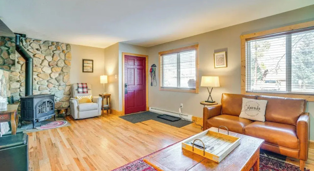 Dog-friendly Frisco Escape: Walk Downtown!