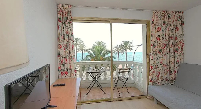 Апартаменты с 2 комнатами с видом на море Apartaments Nàutic