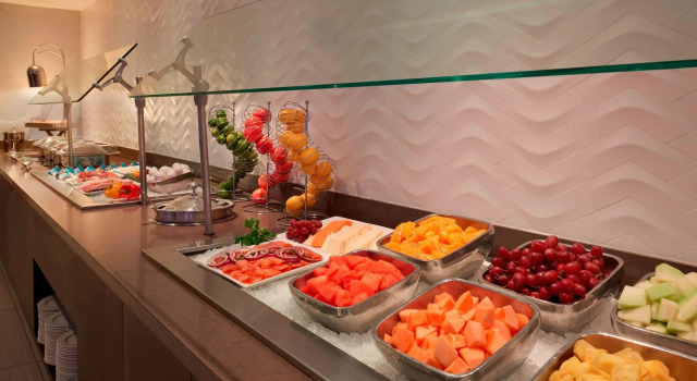 Четырёхместный номер Standard Toronto Airport Marriott Hotel