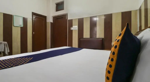 Номер Economy SPOT ON 74723 Inderpuri Guest House