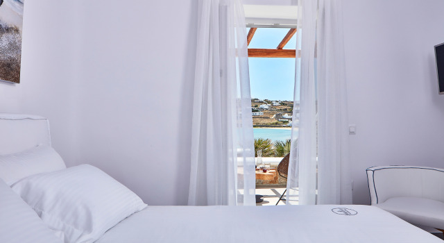 Mykonos Waves Beach House & Suites, Забронировать Гостевой дом Отели Орнос с бассейном, Бассейн