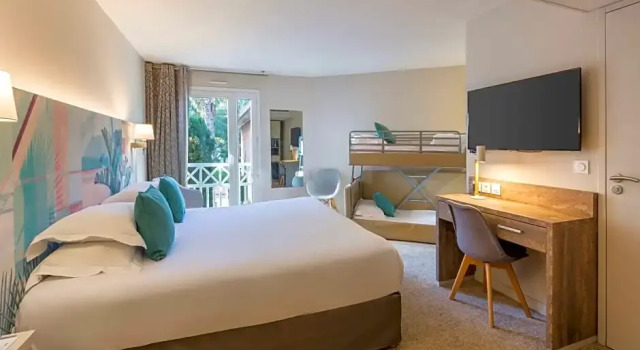 Шестиместный семейный номер Standard Best Western Plus Hyères Côte DAzur