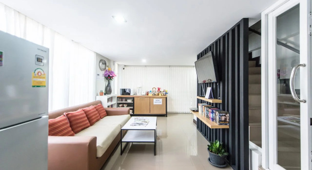 Full stop. Hostel Chiang Mai, Забронировать Хостел Чанг Клан Чиангмай
