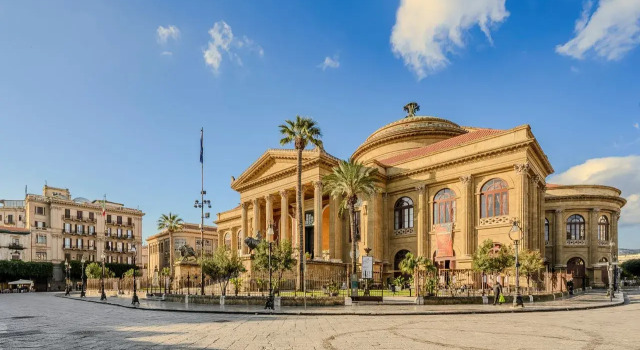 HOTIDAY Palermo Palco Noir, Забронировать Отель Отели Палермо с парковкой, рядом с Кафедральный собор, Парковка