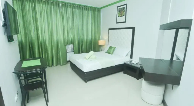 Номер Economy GREEN BANANA BUSINESS HOTEL