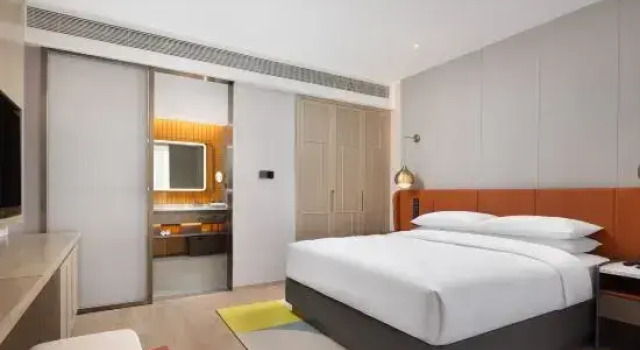 Люкс с видом на сад Home2 Suites by Hilton Taizhou Wenling
