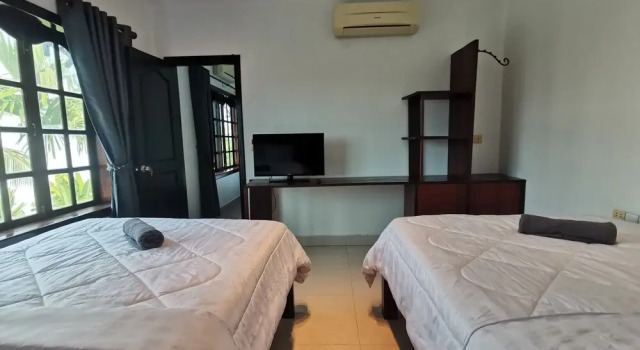 Mad Monkey Hostel Siem Reap, Забронировать Хостел Хостелы Сиемреап, рядом с Wat Preah Prom Rath, Хостел